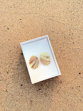 Load image into Gallery viewer, Sea Shore earrings
